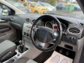 Ford Focus 1.6 Zetec 5dr 9