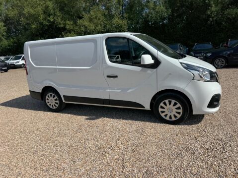 Nissan NV300 2.0 dCi 28 Acenta L1 H1 Euro 6 4dr 43