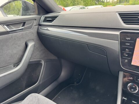 Skoda Superb 2.0 TDI SportLine DSG Euro 6 (s/s) 5dr 33