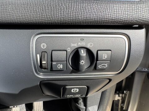 Volvo XC60 2.4 D5 SE Lux Nav Geartronic AWD Euro 5 5dr 34