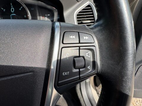 Volvo XC60 2.4 D5 SE Lux Nav Geartronic AWD Euro 5 5dr 33