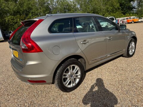Volvo XC60 2.4 D5 SE Lux Nav Geartronic AWD Euro 5 5dr 17