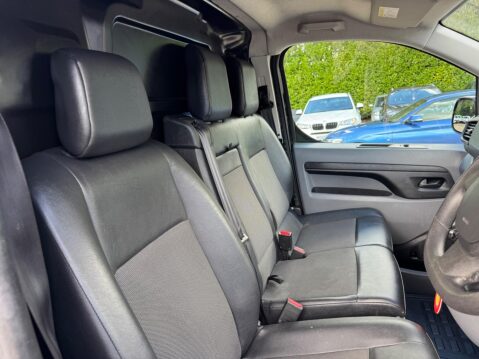 Peugeot Expert 2.0 BlueHDi 1400 Professional Standard Panel Van MWB Euro 6 (s/s) 6dr 54