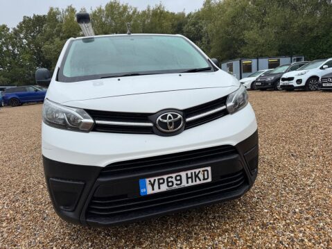 Toyota Proace 1.5D Active Medium Panel Van MWB Euro 6 6dr 32