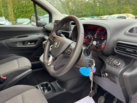 Vauxhall Combo 1.5 Turbo D 2300 Sportive L2 H1 Euro 6 (s/s) 4dr 39