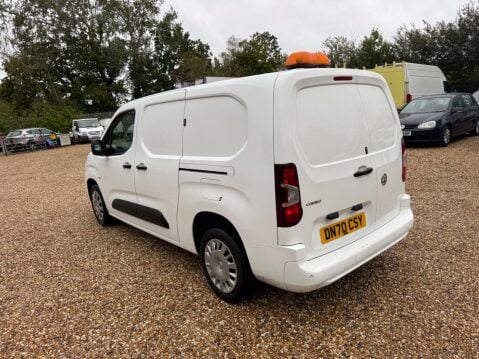 Vauxhall Combo 1.5 Turbo D 2300 Sportive L2 H1 Euro 6 (s/s) 4dr 15