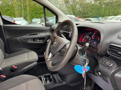 Vauxhall Combo 1.5 Turbo D 2300 Sportive L2 H1 Euro 6 (s/s) 4dr 44