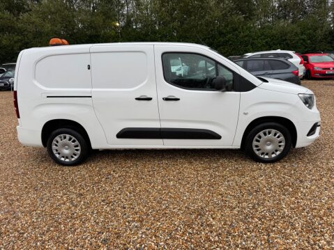 Vauxhall Combo 1.5 Turbo D 2300 Sportive L2 H1 Euro 6 (s/s) 4dr 28
