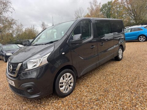Nissan NV300 2.0 dCi 30 Tekna Crew Van Auto L2 H1 Euro 6 (s/s) 5dr 9