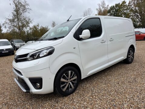 Toyota Proace 2.0D Design Medium Panel Van MWB Euro 6 (s/s) 5dr 9