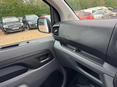 Toyota Proace 2.0D Design Medium Panel Van MWB Euro 6 (s/s) 5dr 52