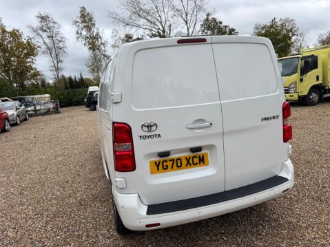 Toyota Proace 2.0D Design Medium Panel Van MWB Euro 6 (s/s) 5dr 24