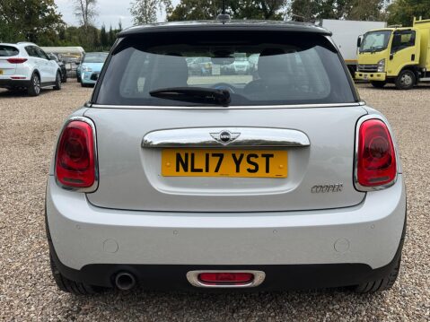 Mini Hatch 1.5 Cooper Euro 6 (s/s) 3dr 13