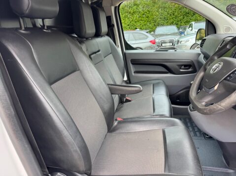 Vauxhall Vivaro 1.5 Turbo D 2700 Sportive L1 H1 Euro 6 (s/s) 5dr 47