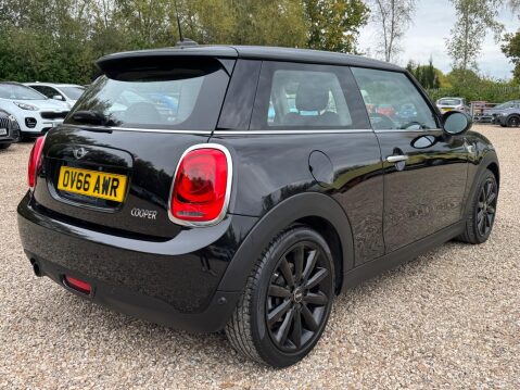 Mini Hatch 1.5 Cooper Euro 6 (s/s) 3dr 13