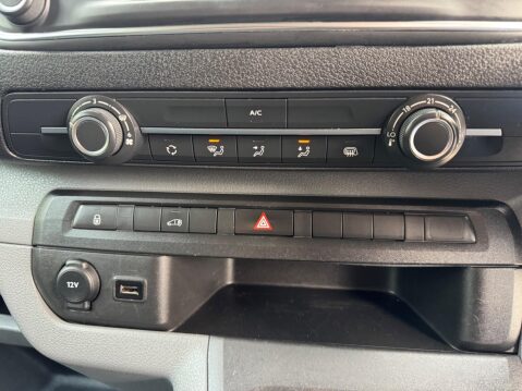 Vauxhall Vivaro 1.5 Turbo D 2900 Dynamic L2 H1 Euro 6 (s/s) 6dr 43