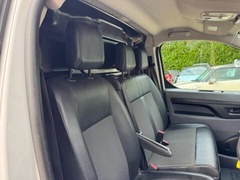 Vauxhall Vivaro 1.5 Turbo D 2900 Dynamic L2 H1 Euro 6 (s/s) 6dr 41