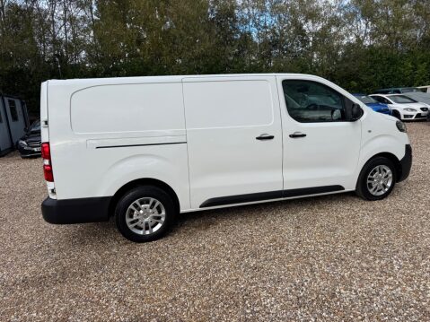 Vauxhall Vivaro 1.5 Turbo D 2900 Dynamic L2 H1 Euro 6 (s/s) 6dr 29