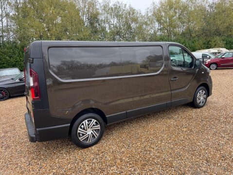 Renault Trafic 2.0 dCi ENERGY 30 Business+ LWB Standard Roof Euro 6 (s/s) 5dr 29