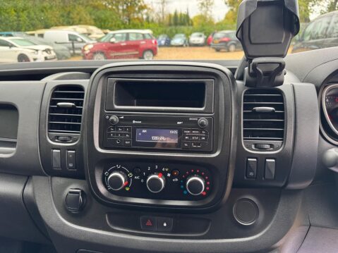 Renault Trafic 2.0 dCi ENERGY 30 Business+ LWB Standard Roof Euro 6 (s/s) 5dr 43