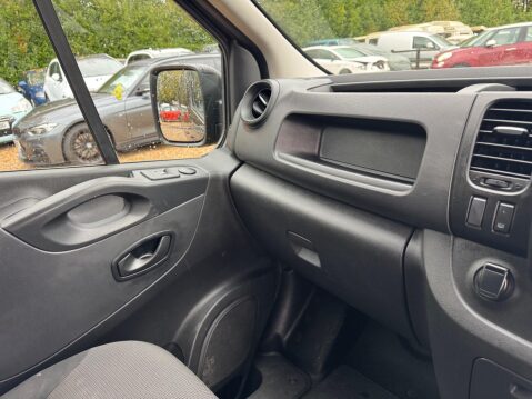 Renault Trafic 2.0 dCi ENERGY 30 Business+ LWB Standard Roof Euro 6 (s/s) 5dr 47