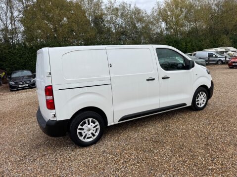 Vauxhall Vivaro 1.5 Turbo D 2900 Dynamic L1 H1 Euro 6 (s/s) 6dr 27