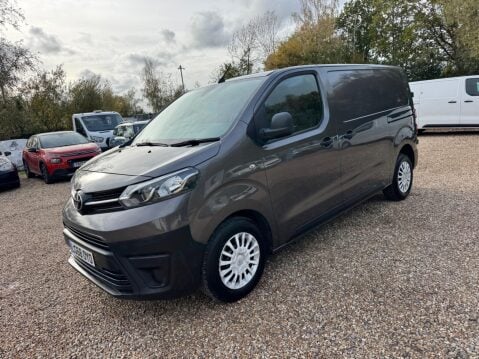 Toyota Proace 2.0D Icon Medium Panel Van MWB Euro 6 (s/s) 6dr 7