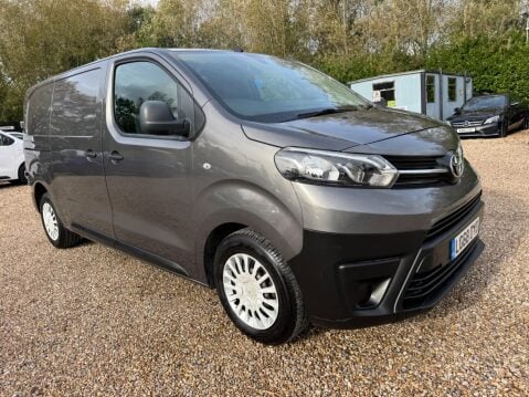 Toyota Proace 2.0D Icon Medium Panel Van MWB Euro 6 (s/s) 6dr 41