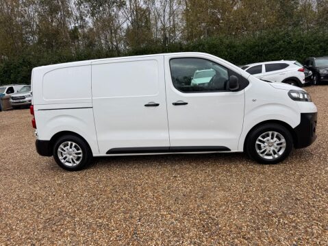 Vauxhall Vivaro 1.5 Turbo D 2700 Dynamic L1 H1 Euro 6 (s/s) 6dr 29