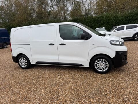 Vauxhall Vivaro 1.5 Turbo D 2700 Dynamic L1 H1 Euro 6 (s/s) 6dr 27
