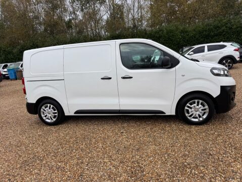 Vauxhall Vivaro 1.5 Turbo D 2700 Dynamic L1 H1 Euro 6 (s/s) 6dr 28