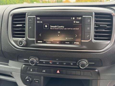 Vauxhall Vivaro 1.5 Turbo D 2700 Dynamic L1 H1 Euro 6 (s/s) 6dr 39