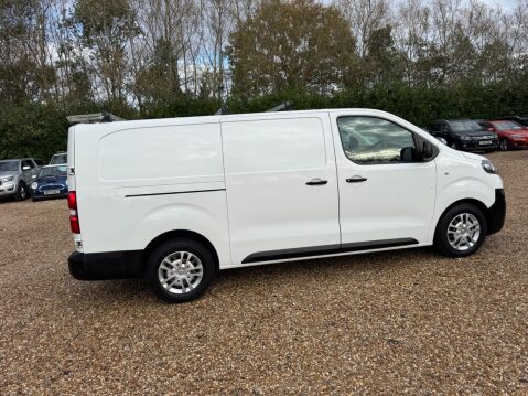 Vauxhall Vivaro 1.5 Turbo D 2900 Dynamic L2 H1 Euro 6 (s/s) 6dr 23