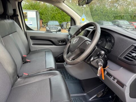 Vauxhall Vivaro 1.5 Turbo D 2900 Dynamic L2 H1 Euro 6 (s/s) 6dr 34