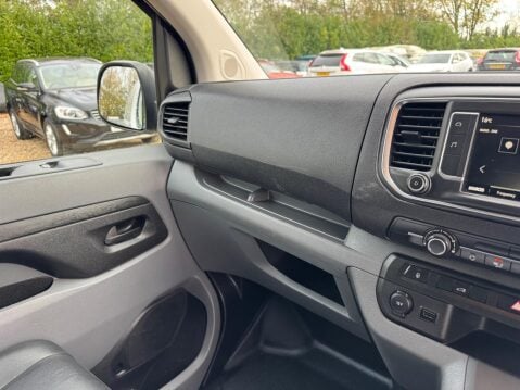 Vauxhall Vivaro 1.5 Turbo D 2900 Dynamic L2 H1 Euro 6 (s/s) 6dr 45