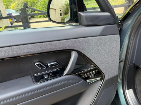 Land Rover Range Rover Sport 3.0 D300 MHEV Autobiography Auto 4WD Euro 6 (s/s) 5dr 47