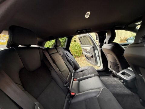 Volvo V90 2.0 B4 MHEV R-Design Estate 5dr Petrol Hybrid Auto Euro 6 (s/s) (197 ps) 27