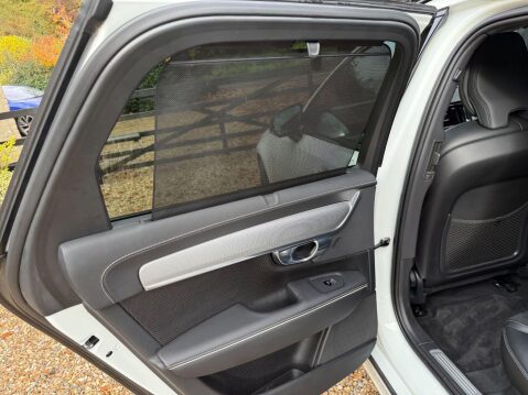 Volvo V90 2.0 B4 MHEV R-Design Estate 5dr Petrol Hybrid Auto Euro 6 (s/s) (197 ps) 31