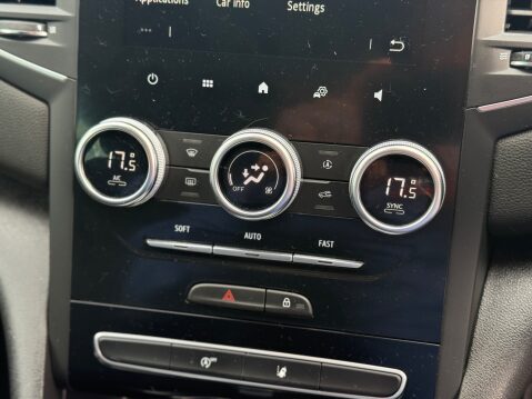 Renault Megane ICONIC DCI EDC 21