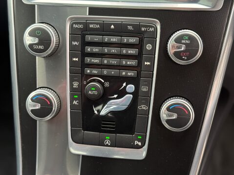 Volvo XC60 D4 R-DESIGN LUX NAV 25