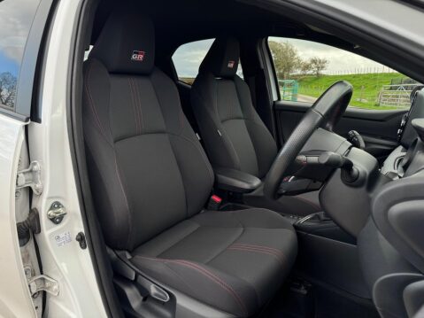 Toyota Yaris 1.5 VVT-h GR SPORT E-CVT Euro 6 (s/s) 5dr 11