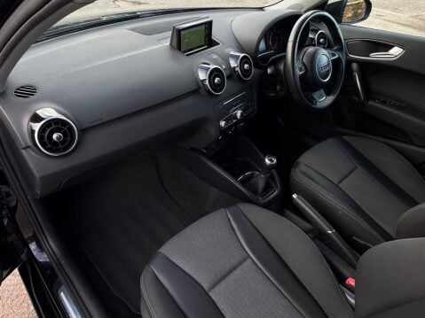 Audi A1 1.0 TFSI Sport Sportback Euro 6 (s/s) 5dr (Nav) 18