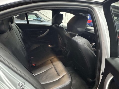 BMW 3 Series 2.0 320d M Sport Auto 4dr 29