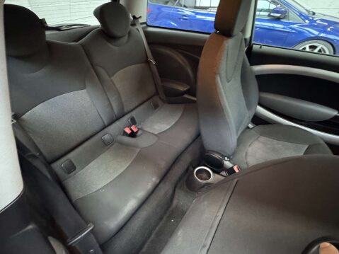 Mini Hatch 1.6 Cooper 3dr 19