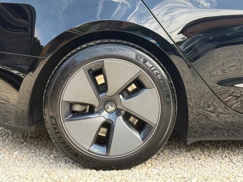 Tesla Model 3 (Dual Motor) Long Range Auto 4WDE 4dr 7
