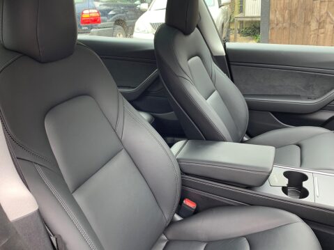 Tesla Model 3 (Dual Motor) Long Range Auto 4WDE 4dr 7