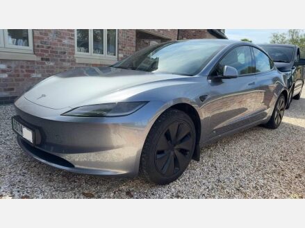 Tesla Model 3 Auto RWD 4dr