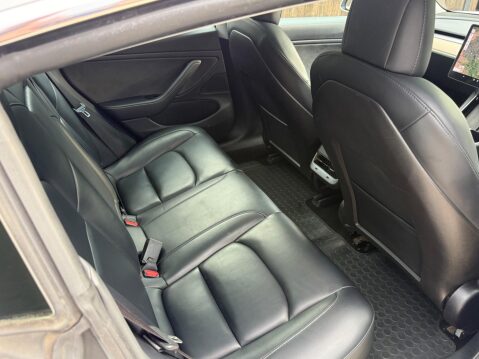 Tesla Model 3 Standard Range Plus Auto RWD 4dr 31