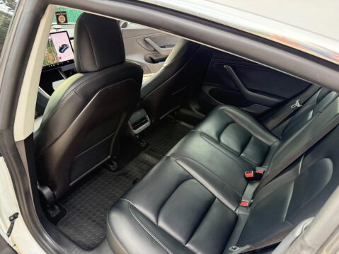 Tesla Model 3 Standard Range Plus Auto RWD 4dr 32