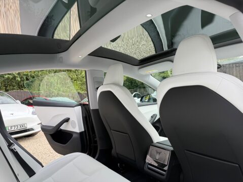 Tesla Model 3 (Dual Motor) Long Range Auto 4WDE 4dr 35